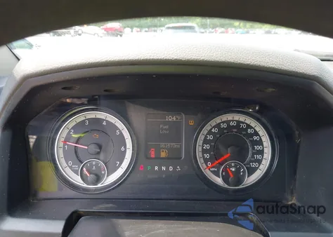 2019 Ram 1500 Classic Tradesman 4X4 8' Box z USA, uszkodzony, nr VIN 3C6JR7DT1KG585748